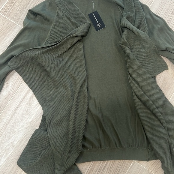 Sweater - Picture 2 of 3